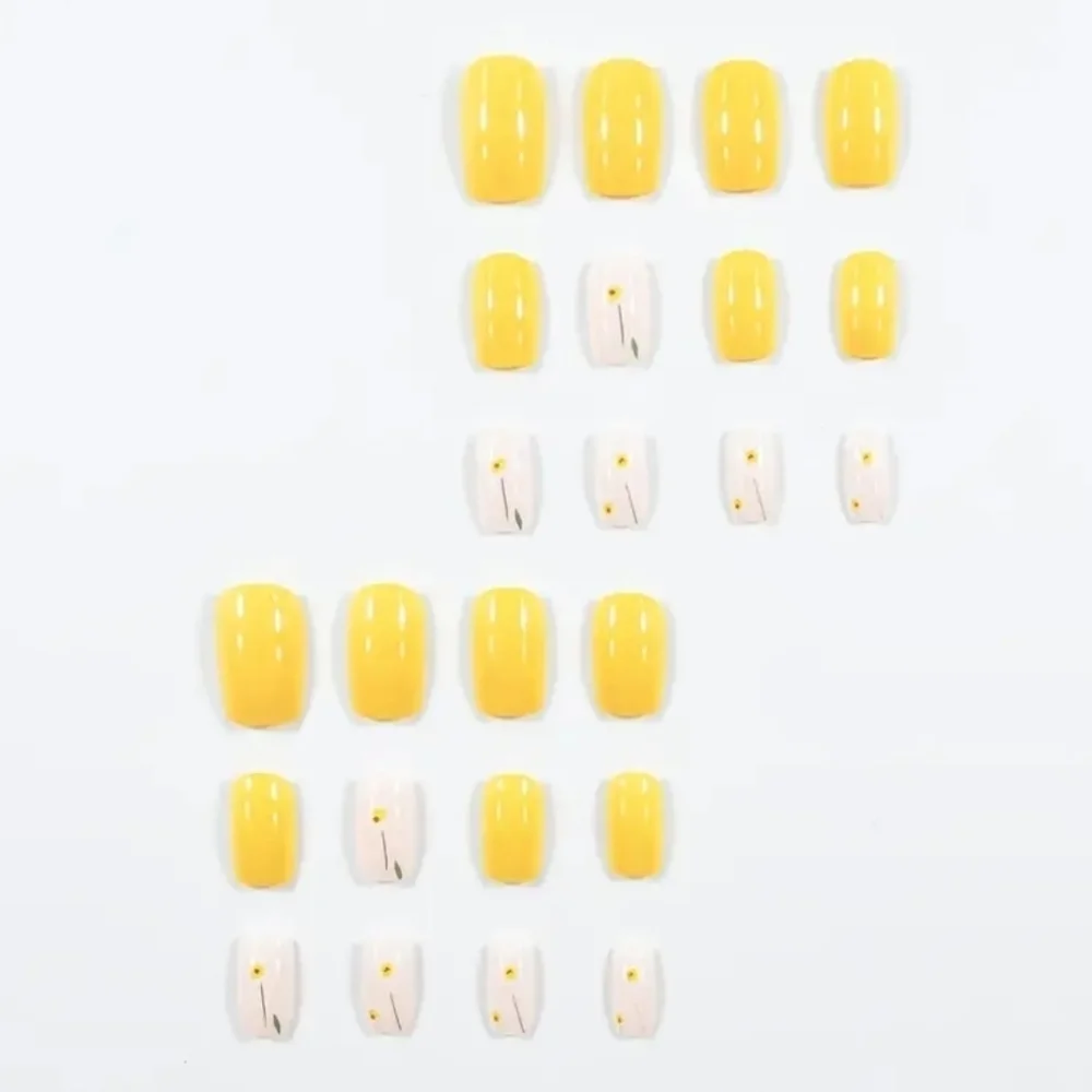 24 Pieces Fake Press On Nails